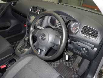 VOLKSWAGEN GOLF 2011 Image 3