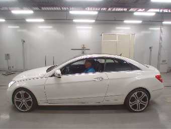 MERCEDES BENZ E CLASS 2010 Image 4