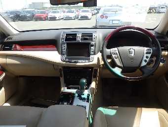 TOYOTA CROWN HYBRID 2012 Image 6