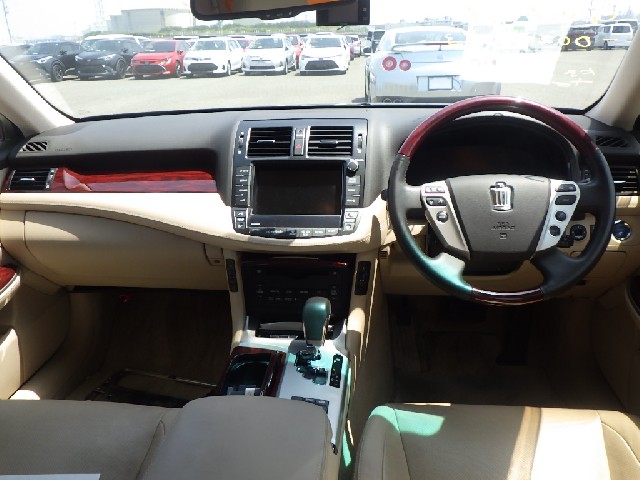 TOYOTA CROWN HYBRID 2012 Image 20