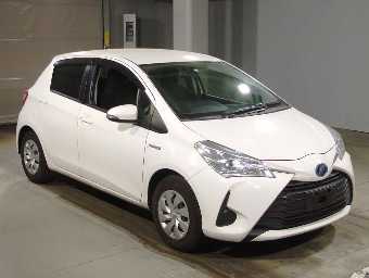 TOYOTA VITZ 2018 Image 3