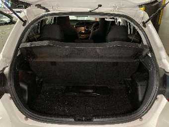 TOYOTA VITZ 2018 Image 8