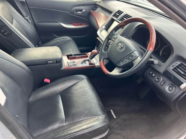 TOYOTA CROWN MAJESTA 2012 Image 28