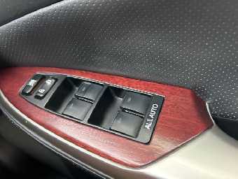 TOYOTA CROWN MAJESTA 2012 Image 18