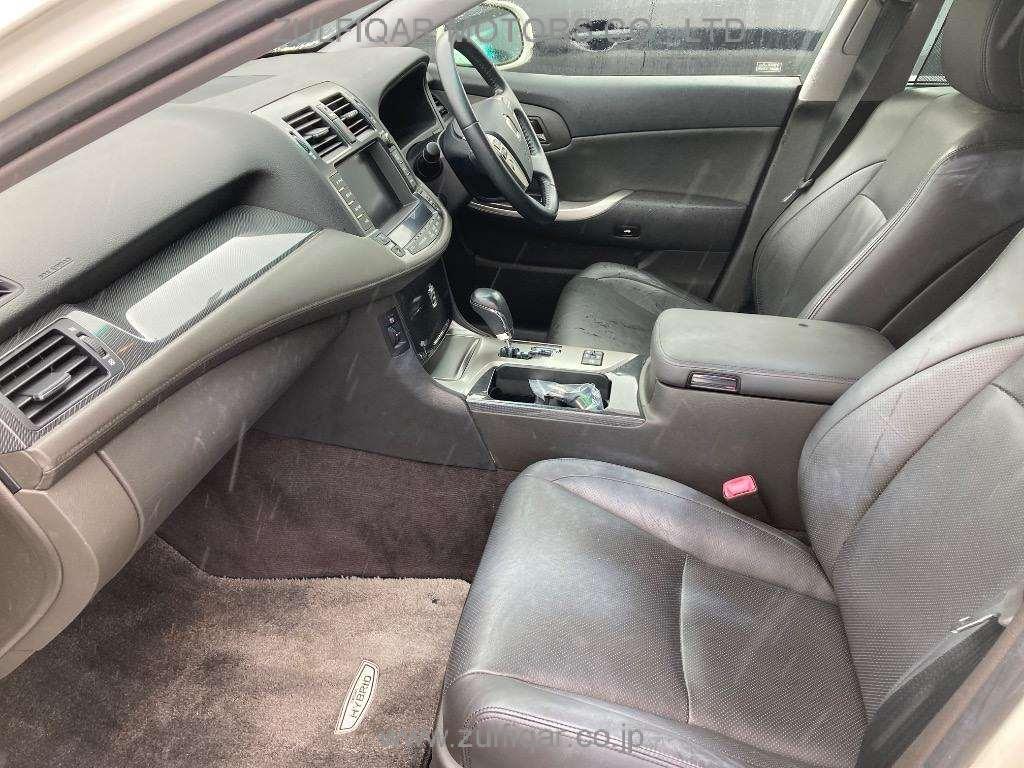 TOYOTA CROWN HYBRID 2010 Image 8