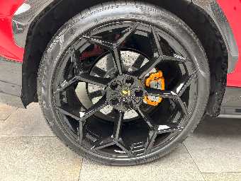 LAMBORGHINI URUS 2023 Image 11