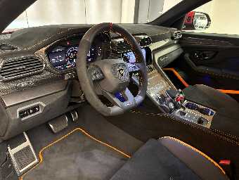 LAMBORGHINI URUS 2023 Image 15