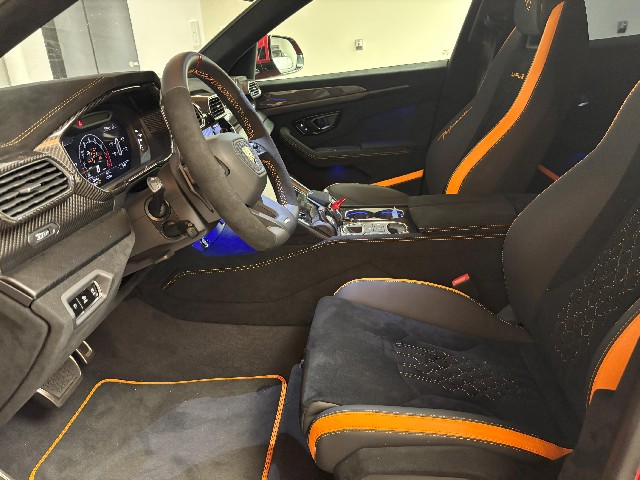 LAMBORGHINI URUS 2023 Image 22