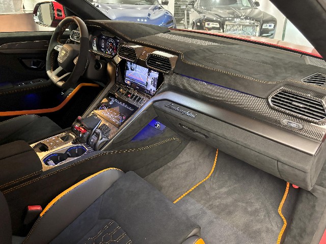 LAMBORGHINI URUS 2023 Image 30