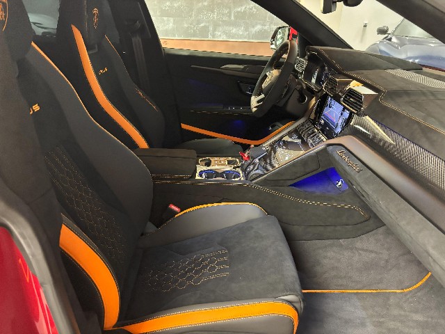 LAMBORGHINI URUS 2023 Image 31