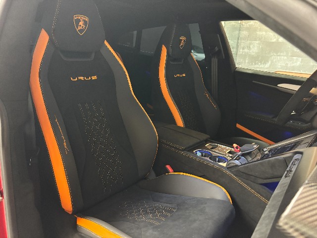 LAMBORGHINI URUS 2023 Image 32