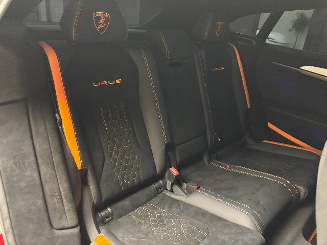 LAMBORGHINI URUS 2023 Image 35