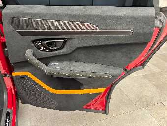 LAMBORGHINI URUS 2023 Image 30