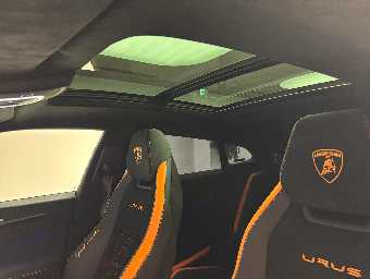 LAMBORGHINI URUS 2023 Image 44