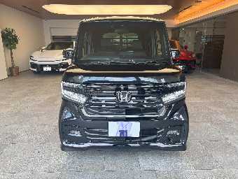 HONDA N-BOX CUSTOM 2023 Image 2