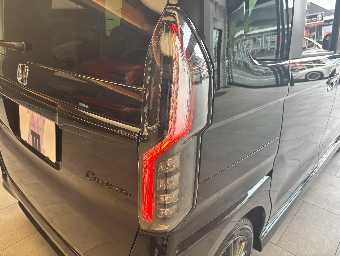 HONDA N-BOX CUSTOM 2023 Image 14
