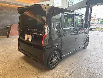 HONDA N-BOX CUSTOM 2023 Image 5