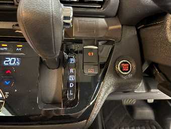 NISSAN ROOX 2023 Image 38