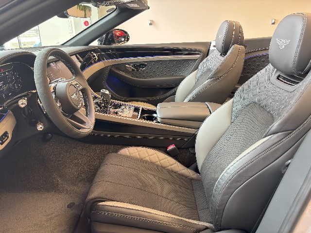 BENTLEY CONTINENTAL 2024 Image 32