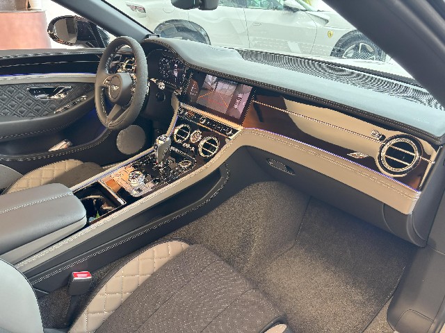 BENTLEY CONTINENTAL 2024 Image 35