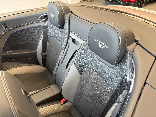 BENTLEY CONTINENTAL 2024 Image 43