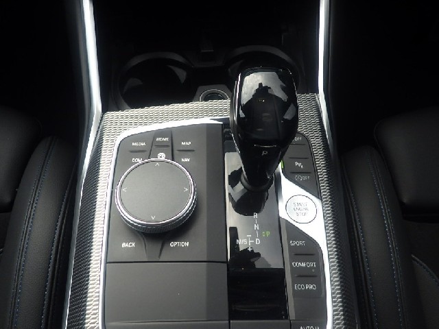 BMW 3 SERIES 2019 Image 21