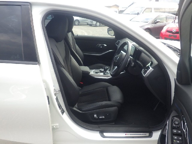 BMW 3 SERIES 2019 Image 24
