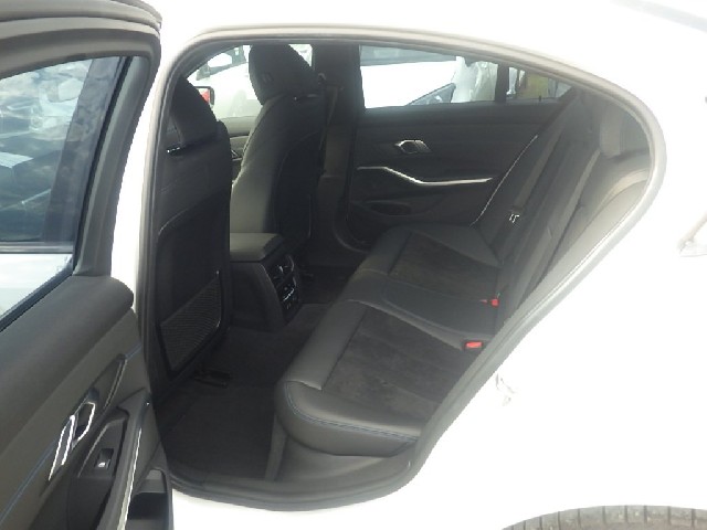 BMW 3 SERIES 2019 Image 26