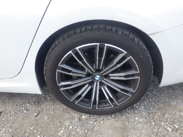 BMW 3 SERIES 2019 Image 32