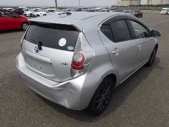 TOYOTA AQUA 2013 Image 4