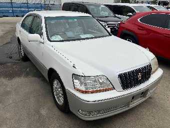TOYOTA CROWN MAJESTA 2000 Image 3