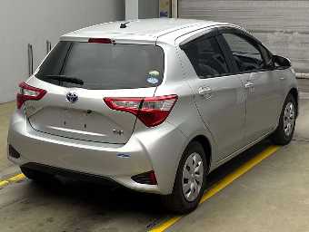 TOYOTA VITZ 2018 Image 2