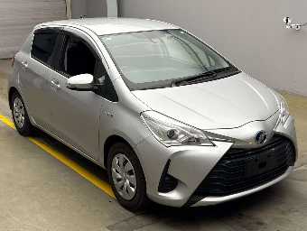 TOYOTA VITZ 2018 Image 3