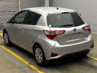 TOYOTA VITZ 2018 Image 4