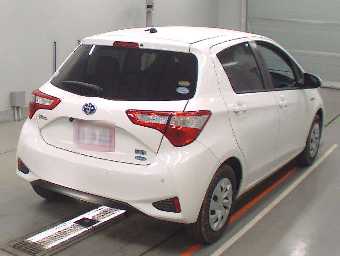 TOYOTA VITZ 2020 Image 2