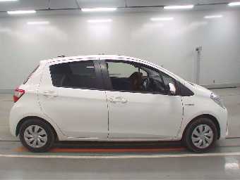 TOYOTA VITZ 2020 Image 3