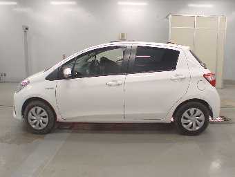 TOYOTA VITZ 2020 Image 4
