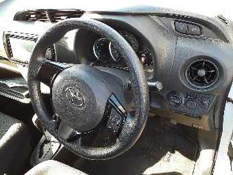 TOYOTA VITZ 2020 Image 7