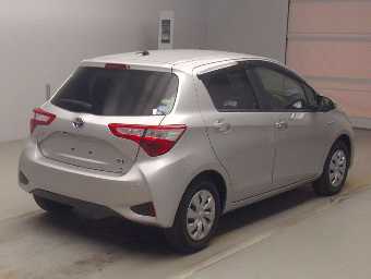 TOYOTA VITZ 2019 Image 2