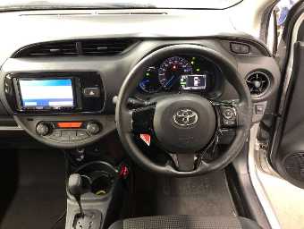 TOYOTA VITZ 2020 Image 6