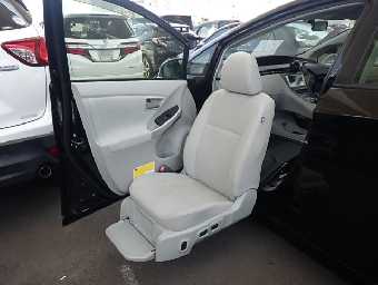 TOYOTA PRIUS 2014 Image 10