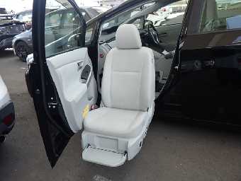 TOYOTA PRIUS 2014 Image 11