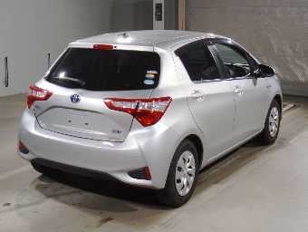 TOYOTA VITZ 2020 Image 2