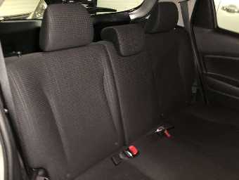 TOYOTA VITZ 2020 Image 7