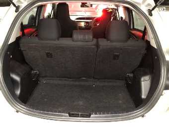 TOYOTA VITZ 2020 Image 8