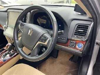 TOYOTA CROWN HYBRID 2014 Image 3