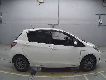 TOYOTA VITZ 2020 Image 3