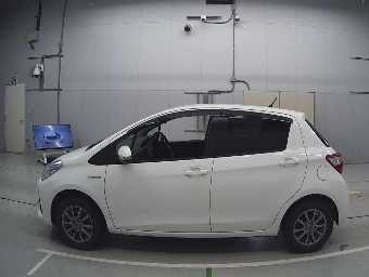 TOYOTA VITZ 2020 Image 4