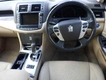 TOYOTA CROWN HYBRID 2012 Image 3