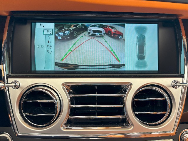 ROLLS ROYCE DAWN 2017 Image 42